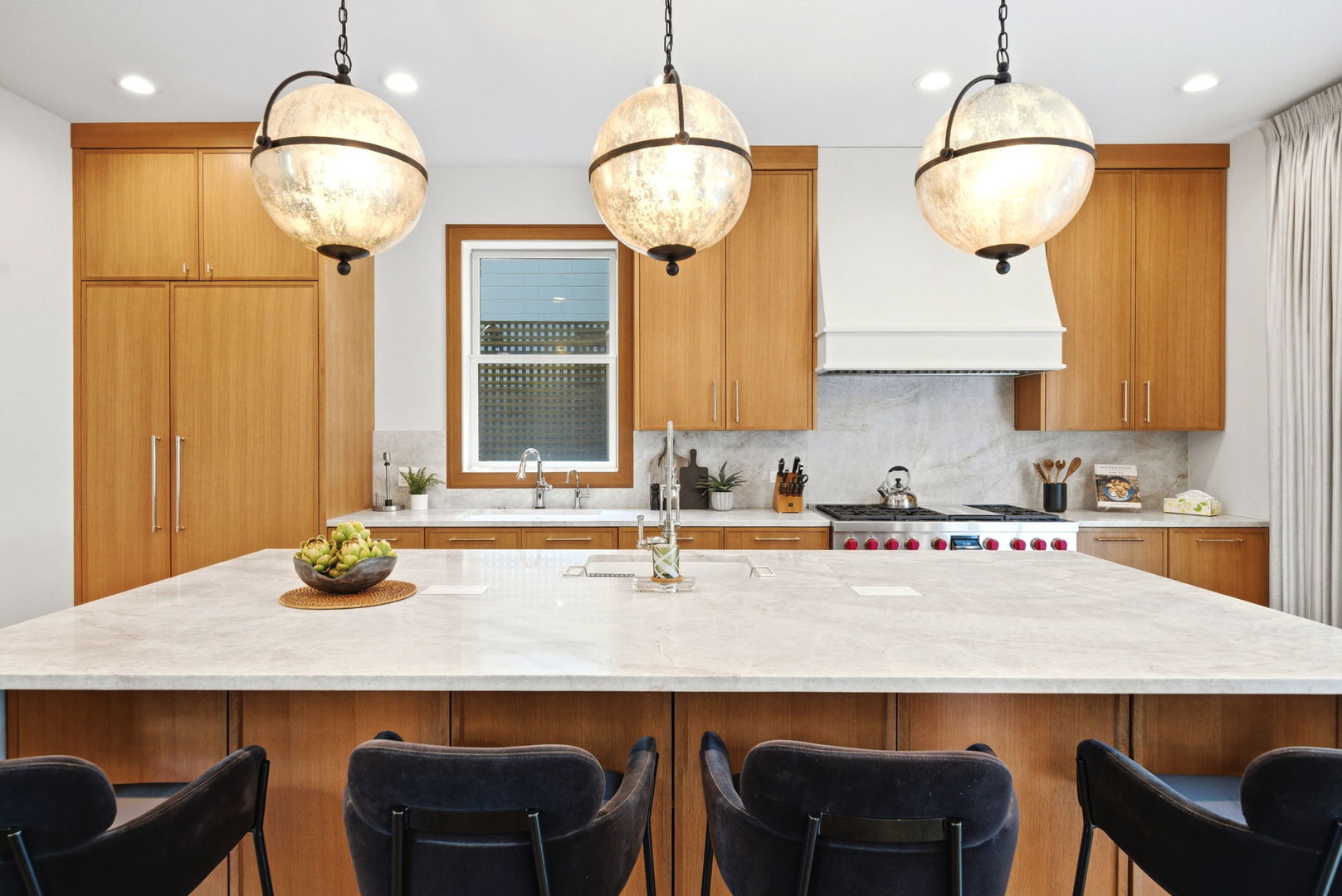 1352 North La Salle Drive Chicago IL 60610