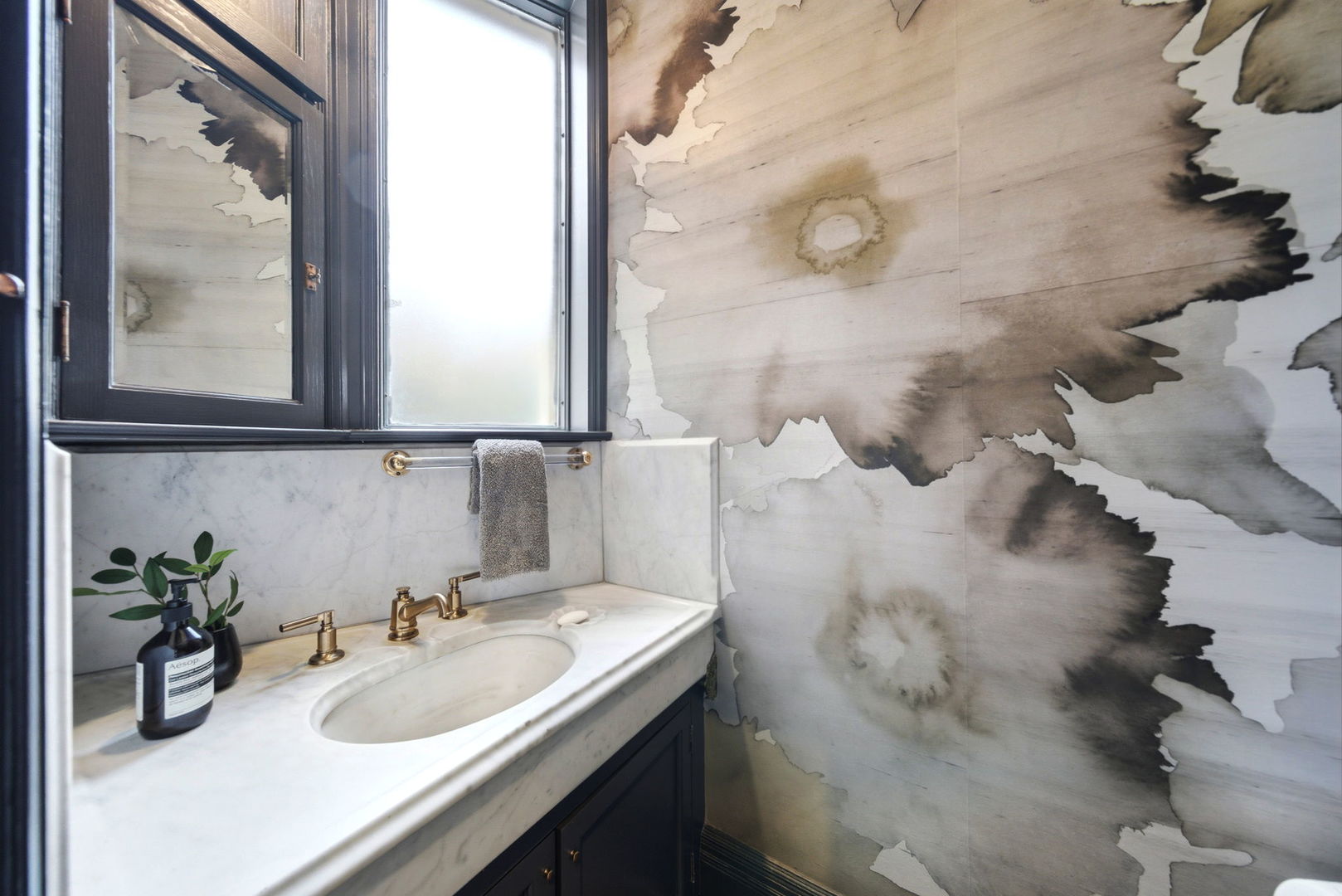 1352 North La Salle Drive Chicago IL 60610
