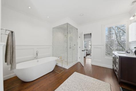 1352 North La Salle Drive Chicago IL 60610
