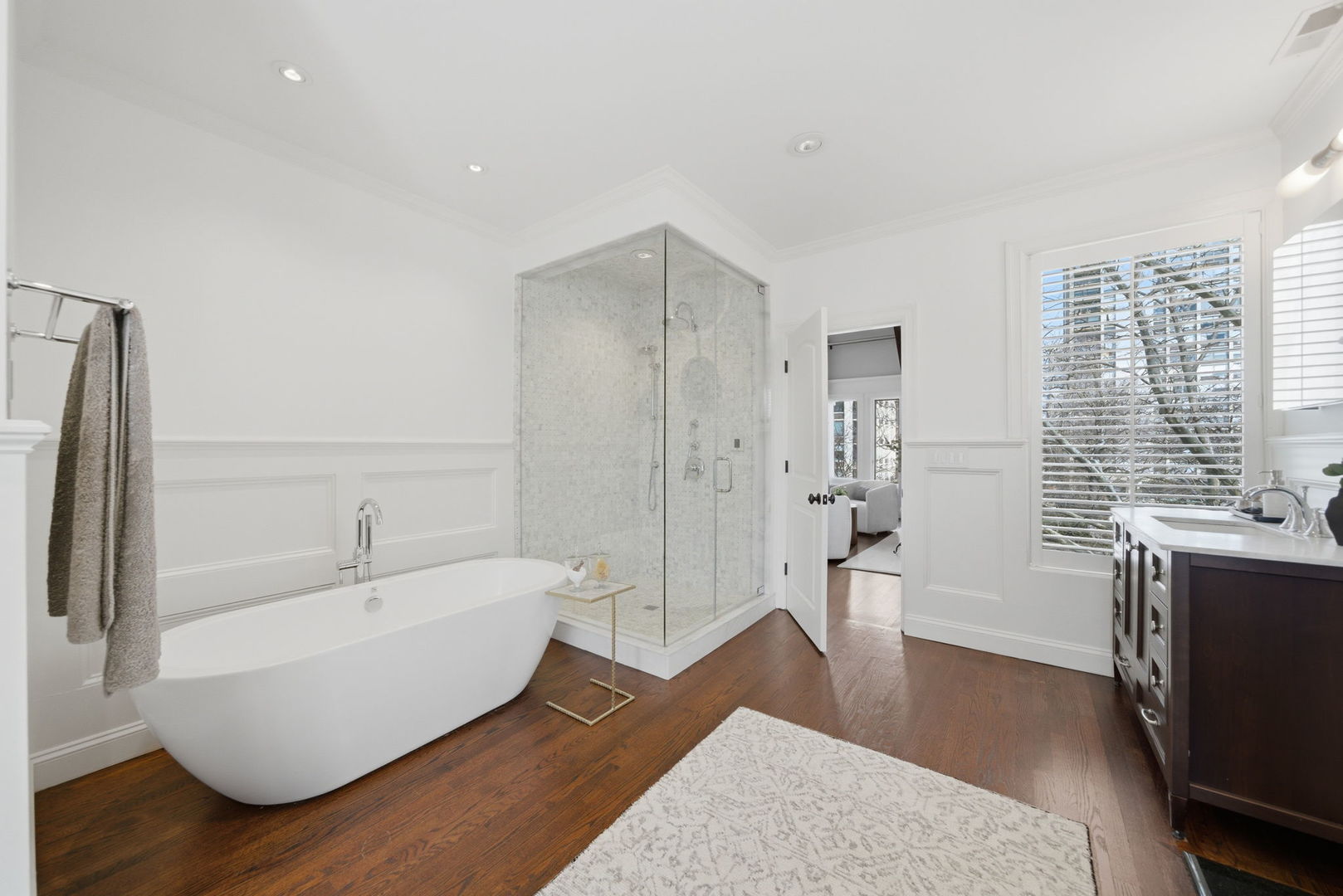 1352 North La Salle Drive Chicago IL 60610