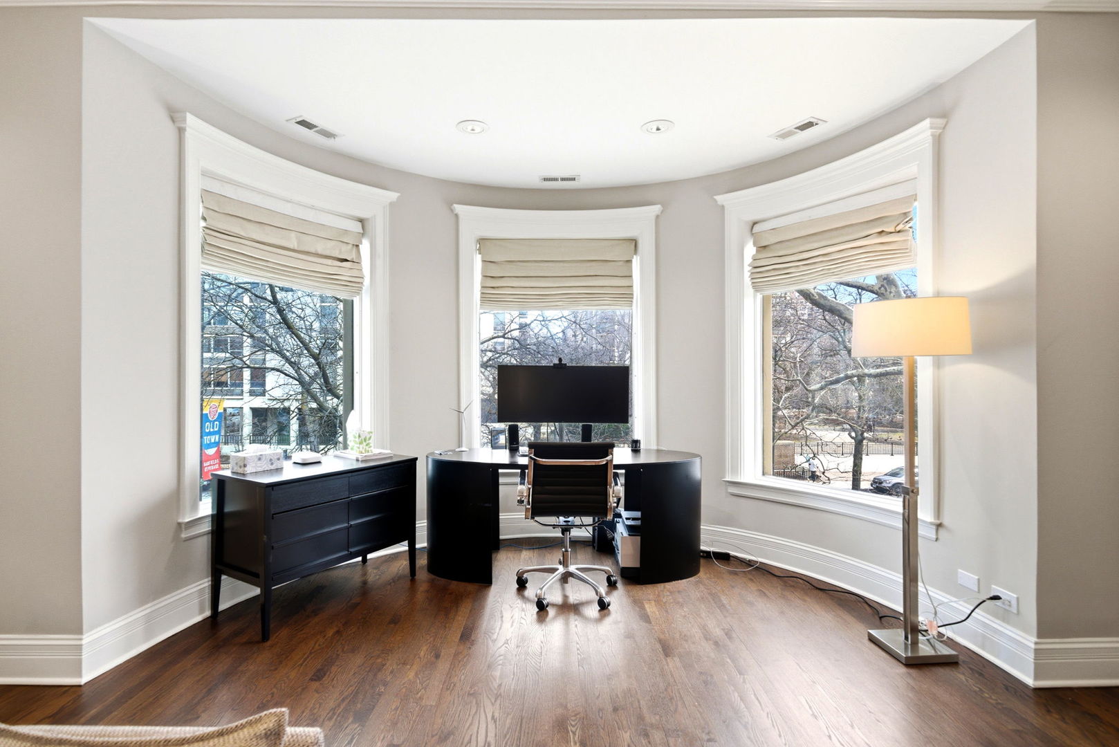1352 North La Salle Drive Chicago IL 60610