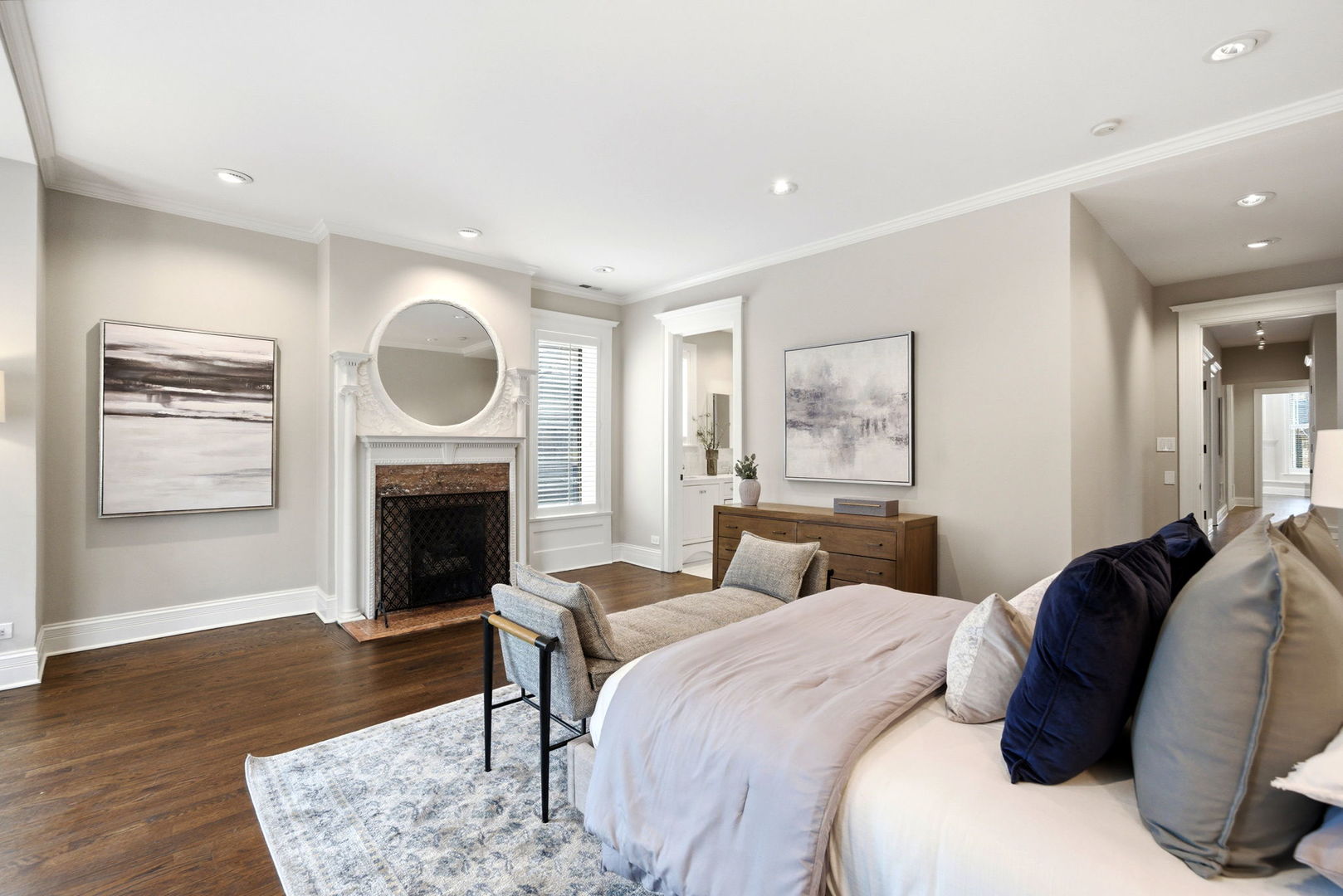 1352 North La Salle Drive Chicago IL 60610