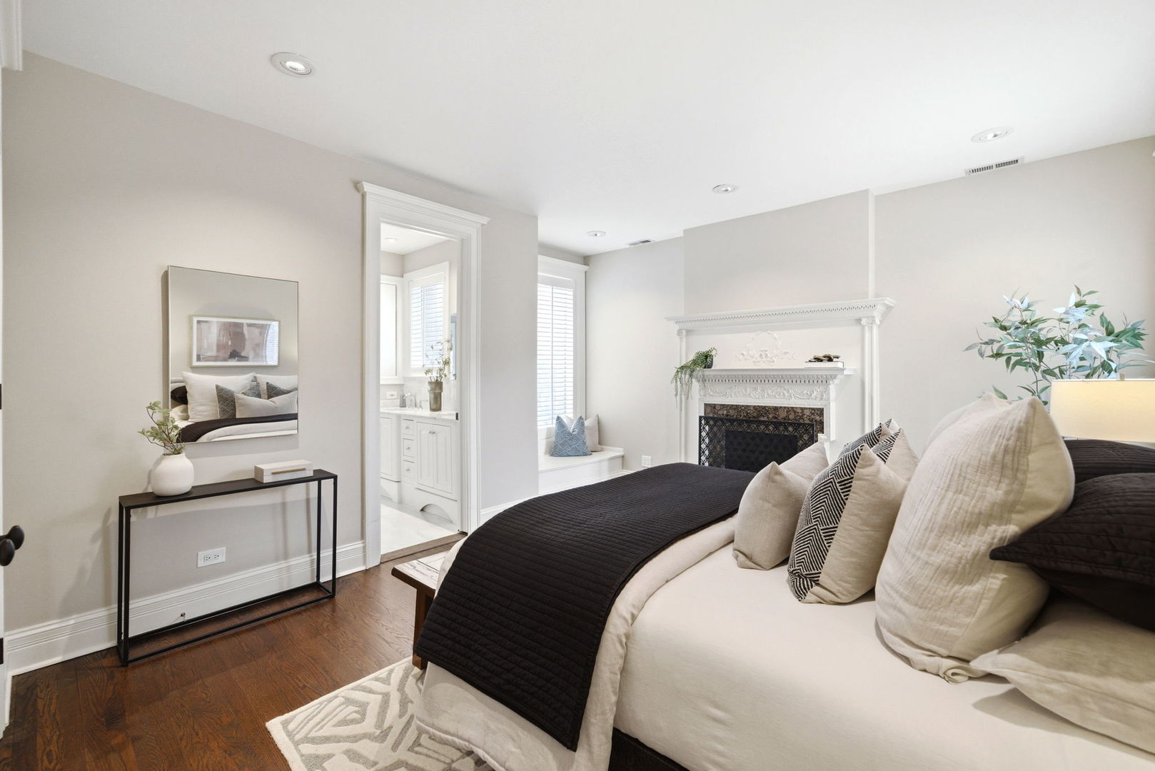 1352 North La Salle Drive Chicago IL 60610