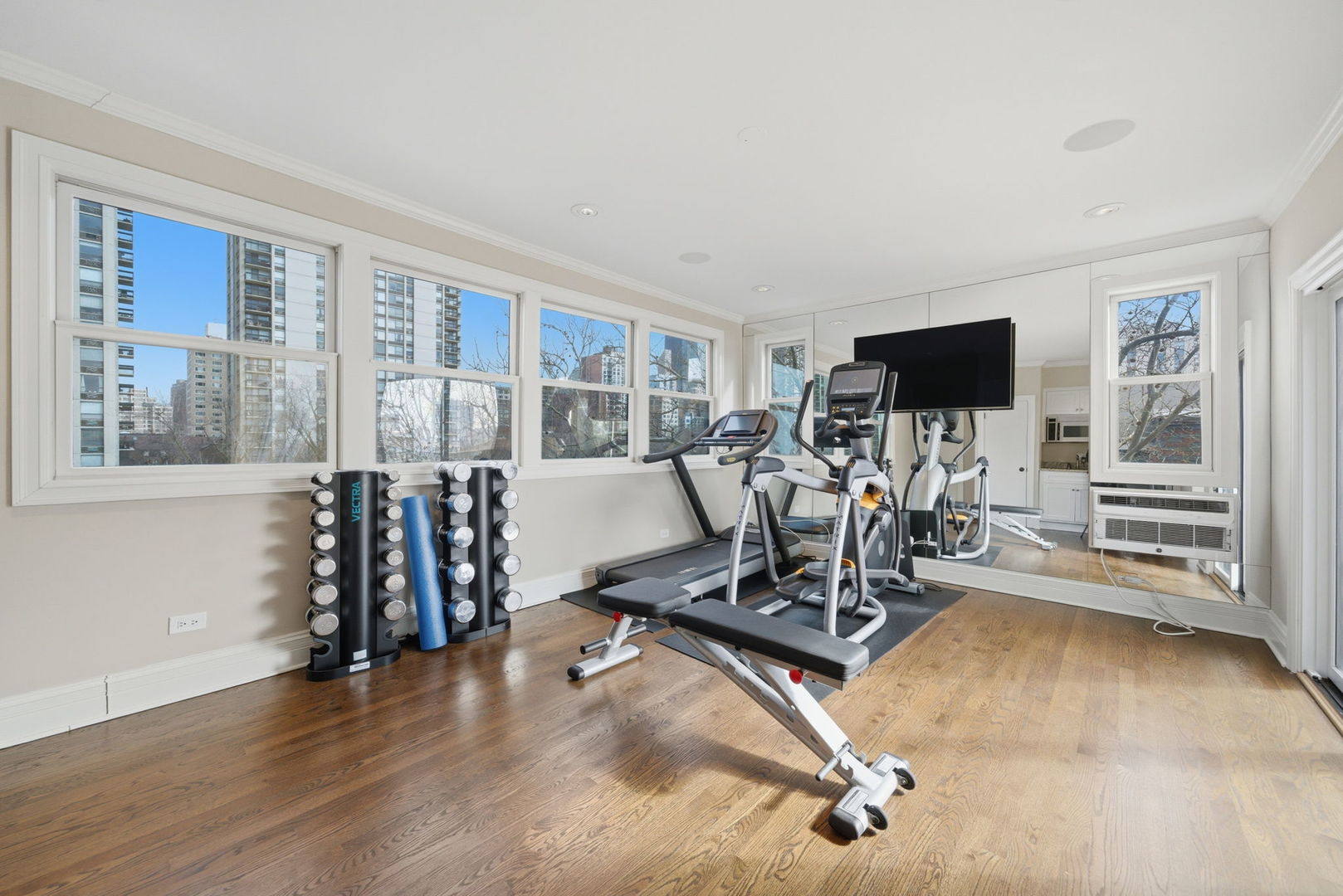 1352 North La Salle Drive Chicago IL 60610