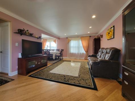 755 Rodenburg Road Roselle IL 60172