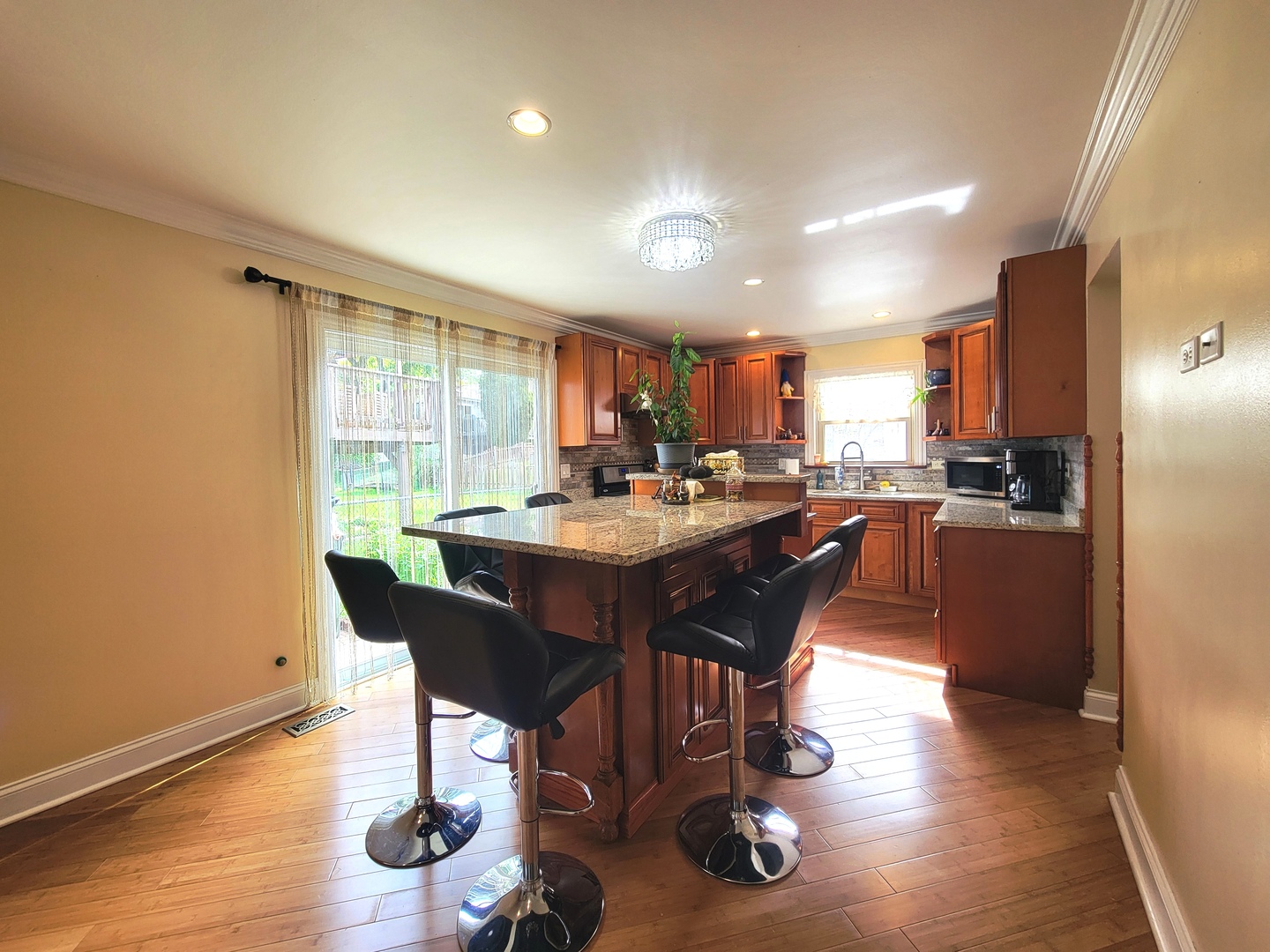 755 Rodenburg Road Roselle IL 60172