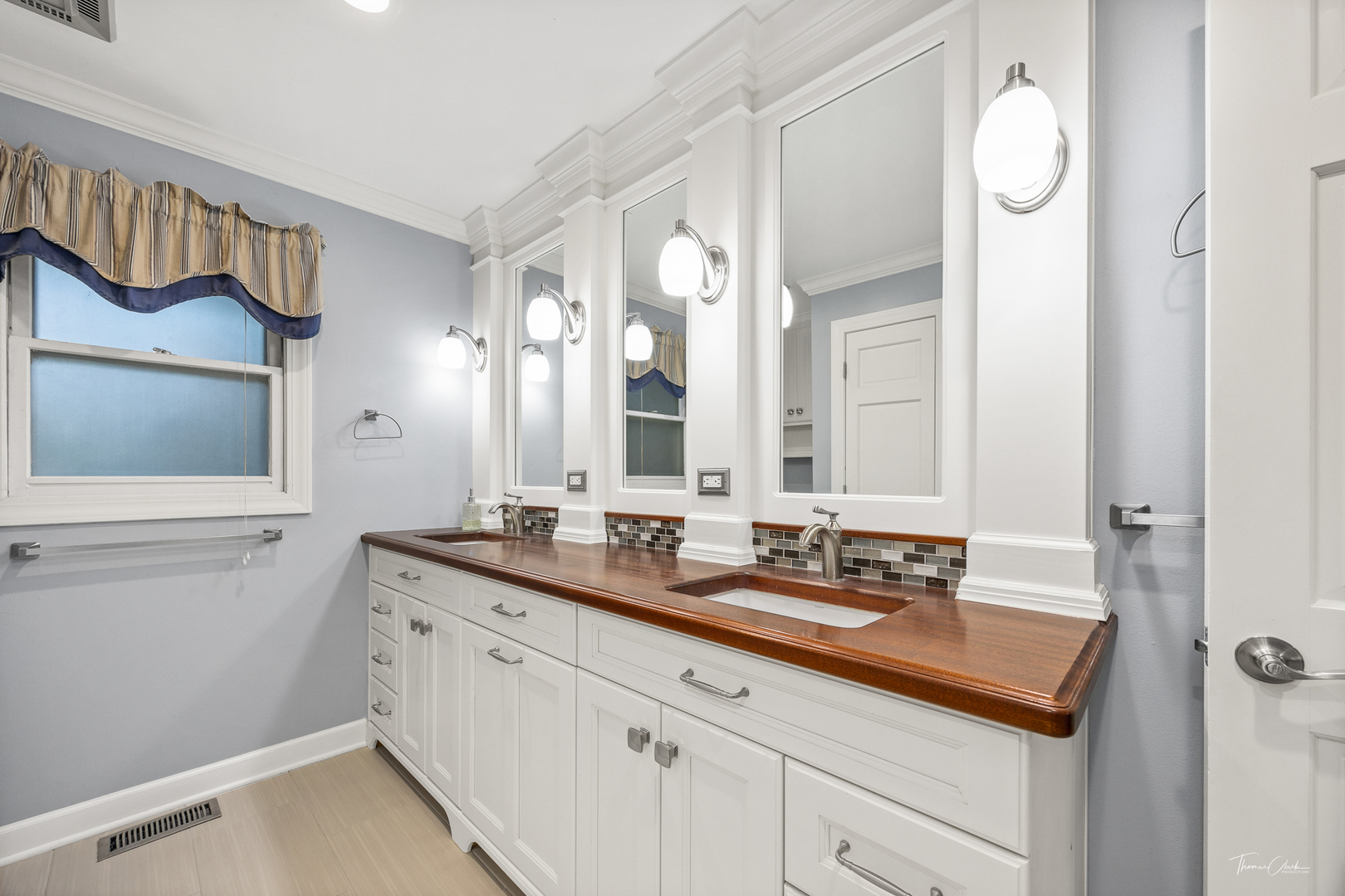 5S300 Tuthill Road Naperville IL 60563