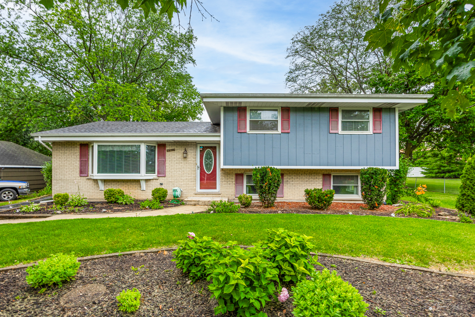 5S300 Tuthill Road Naperville IL 60563