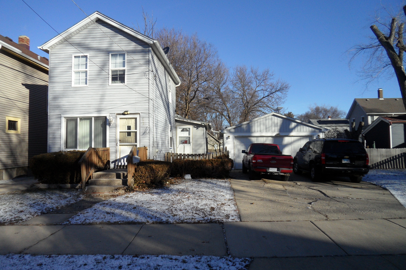 572 Fourth Avenue Aurora IL 60505