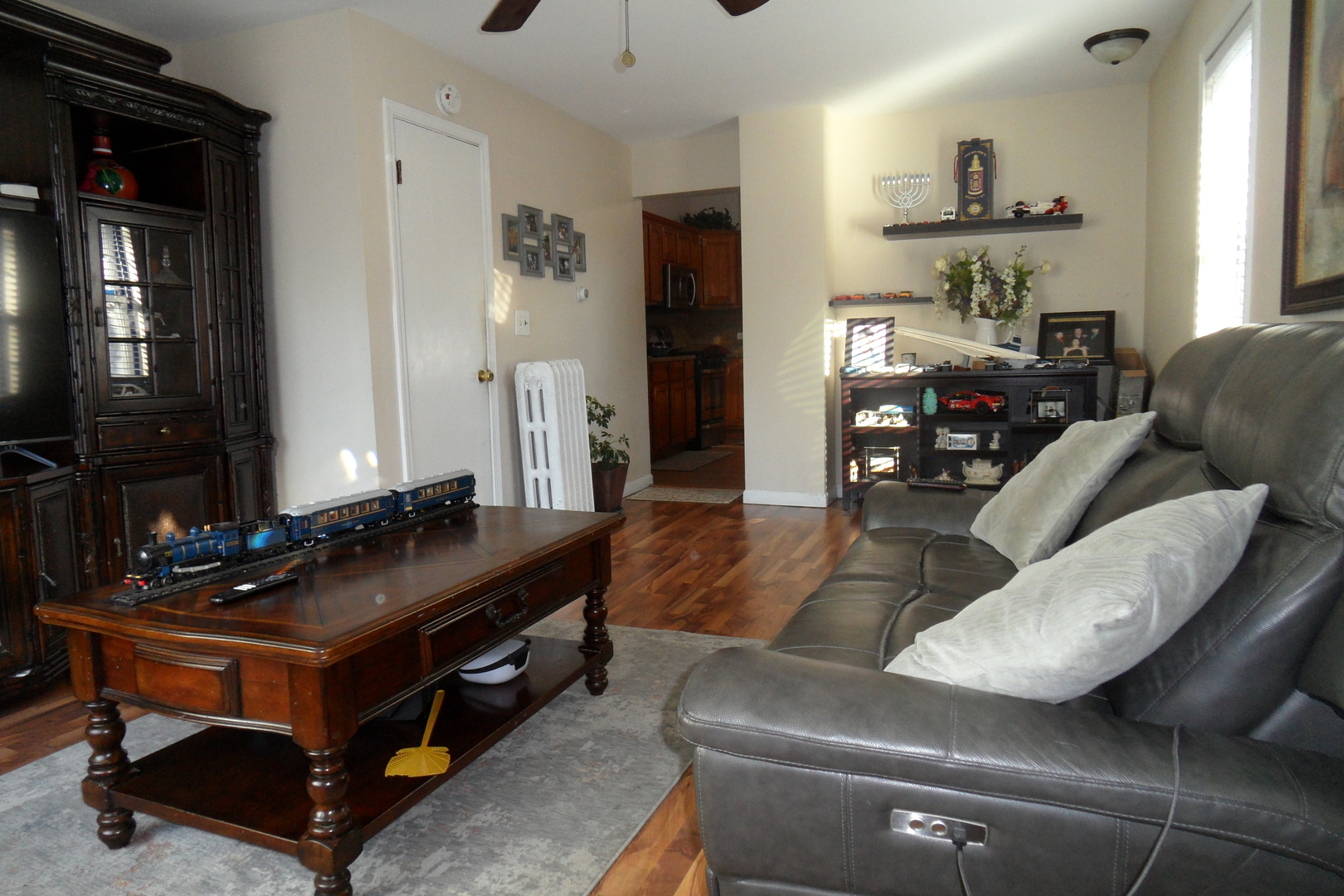 572 Fourth Avenue Aurora IL 60505