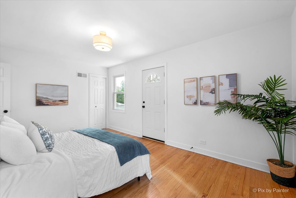 6322 North Monticello Avenue Chicago IL 60659