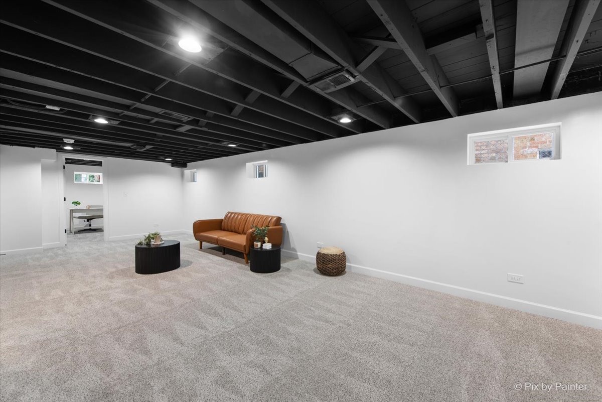 6322 North Monticello Avenue Chicago IL 60659