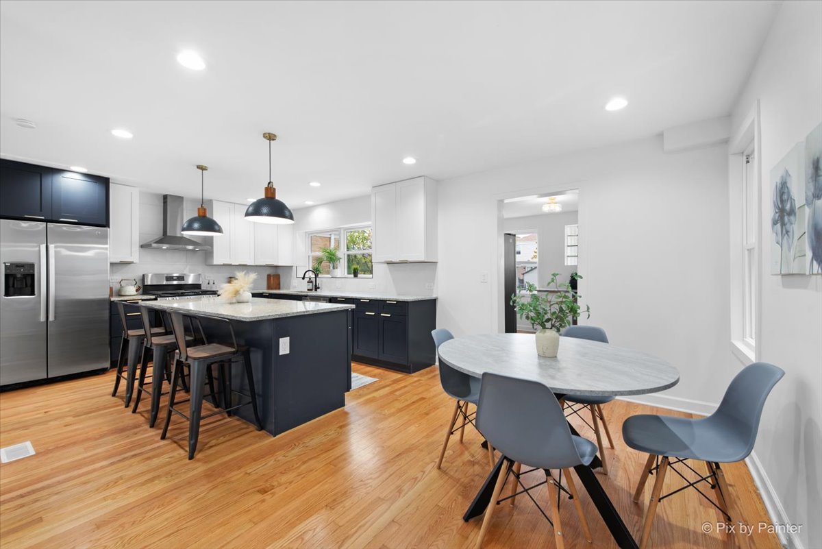 6322 North Monticello Avenue Chicago IL 60659