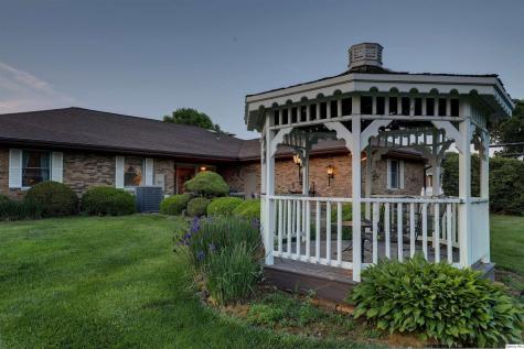 630 Spring Lake Drive Quincy IL 62305