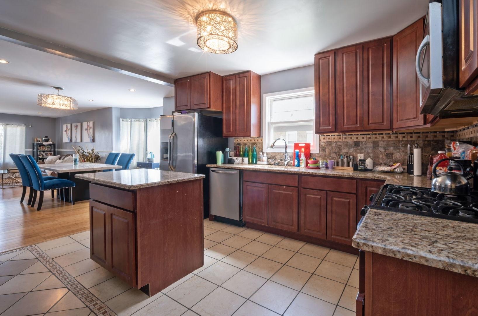 10736 South Church Street Chicago IL 60643