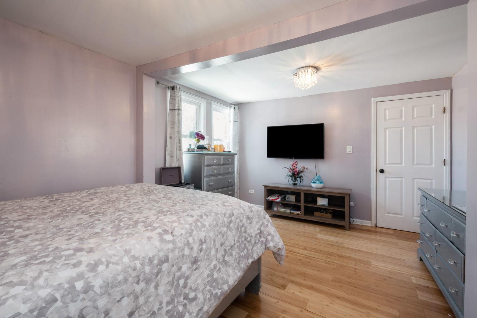 10736 South Church Street Chicago IL 60643