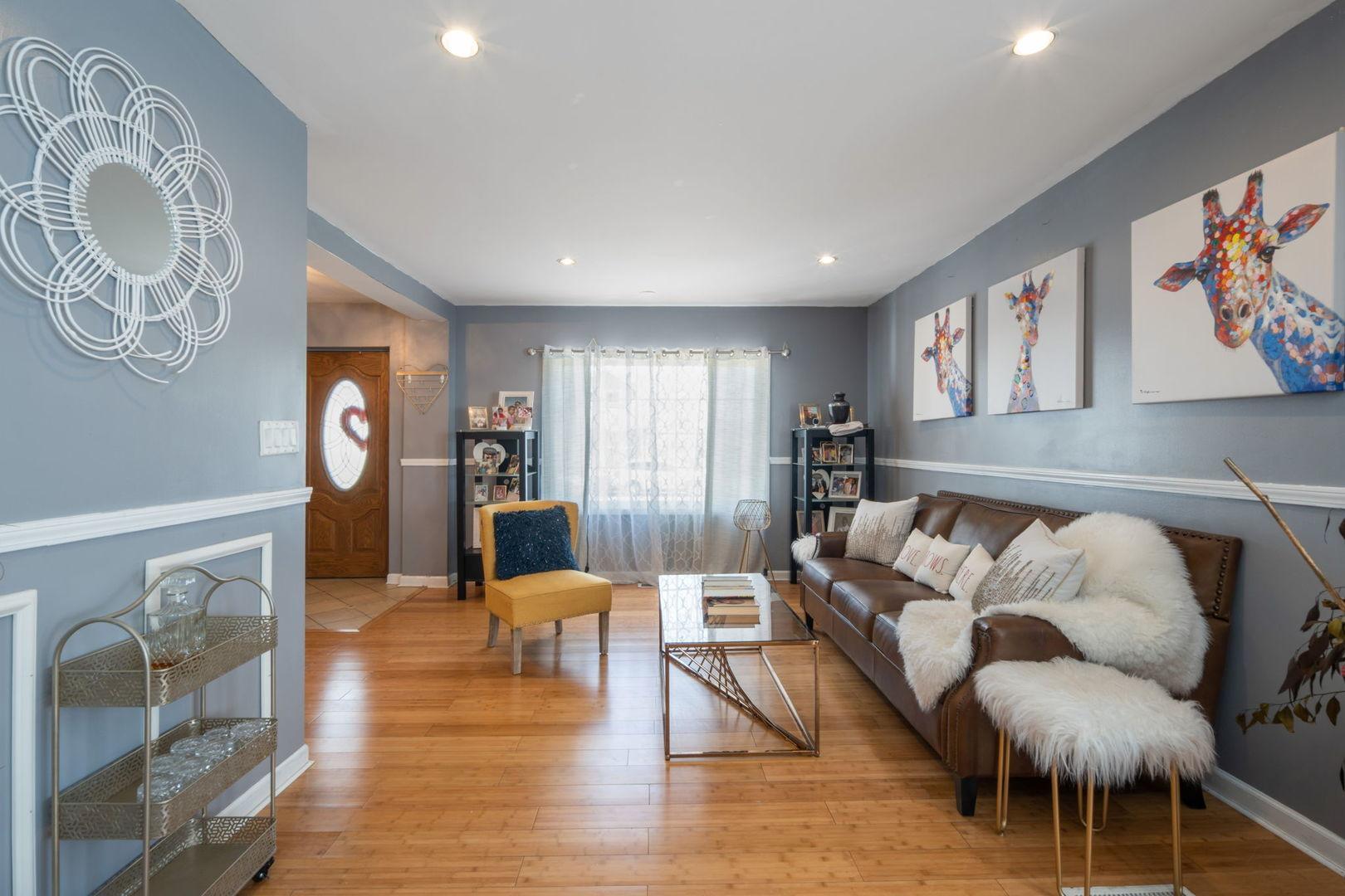 10736 South Church Street Chicago IL 60643