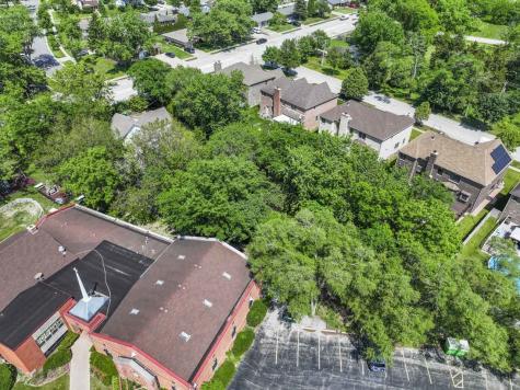 309 Landmeier Road Elk Grove Village IL 60007
