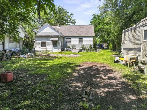 309 Landmeier Road Elk Grove Village IL 60007