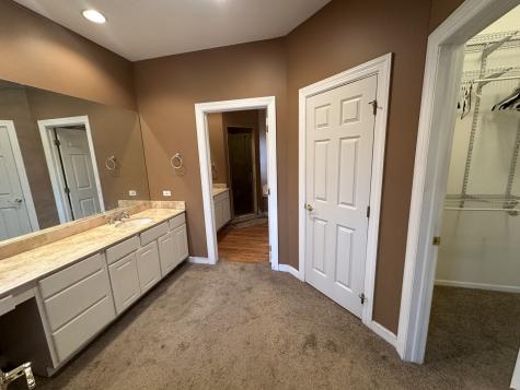 327 Royal Oak Drive Steger IL 60475