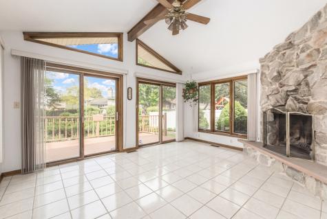 8744 West North Terrace Niles IL 60714
