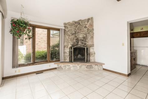 8744 West North Terrace Niles IL 60714