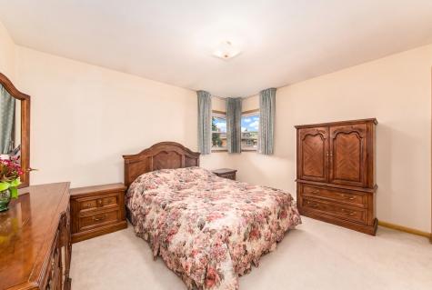 8744 West North Terrace Niles IL 60714
