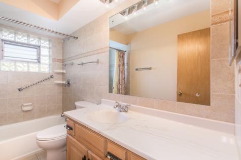 8744 West North Terrace Niles IL 60714