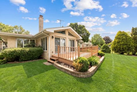 8744 West North Terrace Niles IL 60714