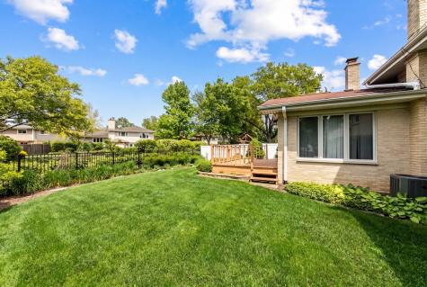 8744 West North Terrace Niles IL 60714