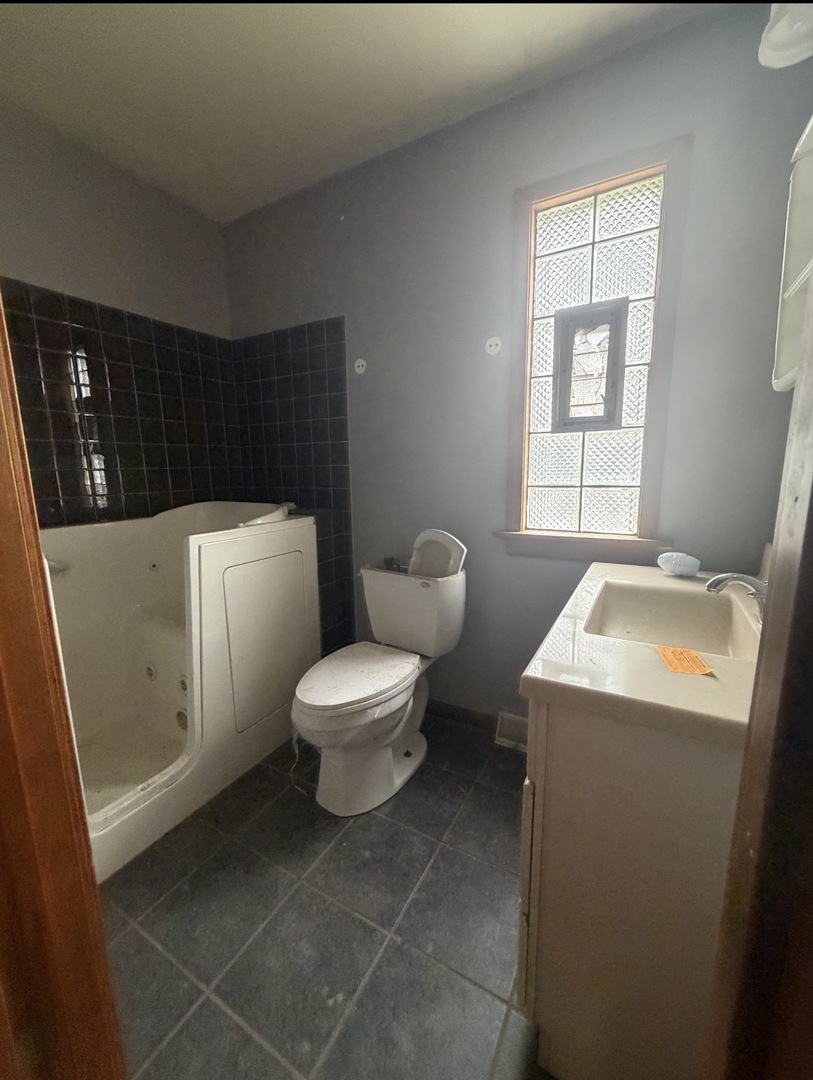12535 Elm Street Blue Island IL 60406