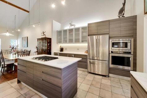 824 Stables Court Highwood IL 60040