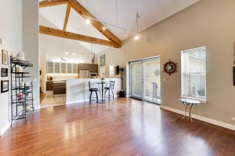 824 Stables Court Highwood IL 60040