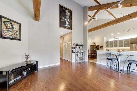 824 Stables Court Highwood IL 60040