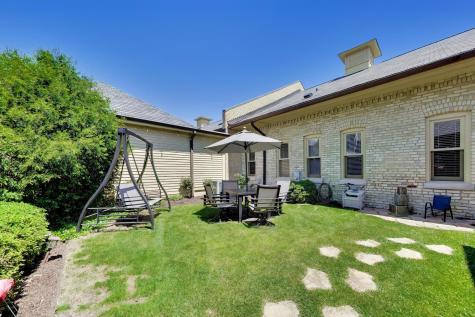 824 Stables Court Highwood IL 60040