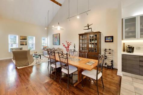 824 Stables Court Highwood IL 60040