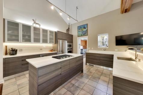 824 Stables Court Highwood IL 60040