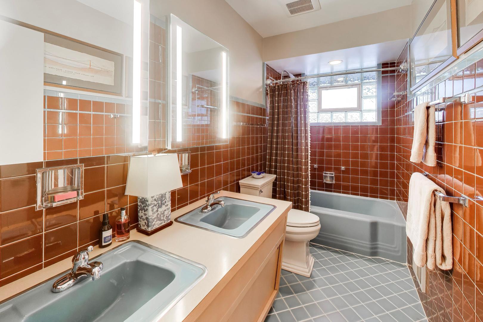 2646 West Birchwood Avenue Chicago IL 60645
