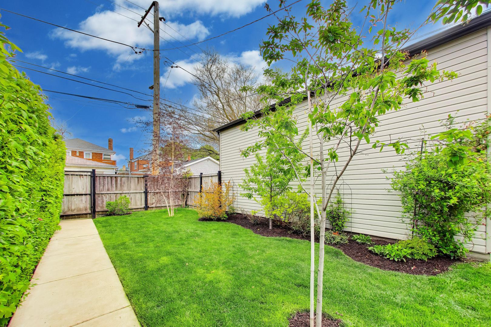 2646 West Birchwood Avenue Chicago IL 60645