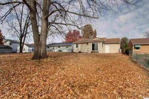2934 Hampshire Street Quincy IL 62301-3747