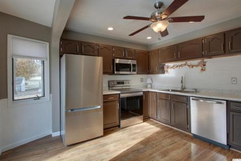 2934 Hampshire Street Quincy IL 62301-3747