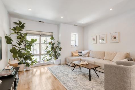 1219 West Grenshaw Street Chicago IL 60607