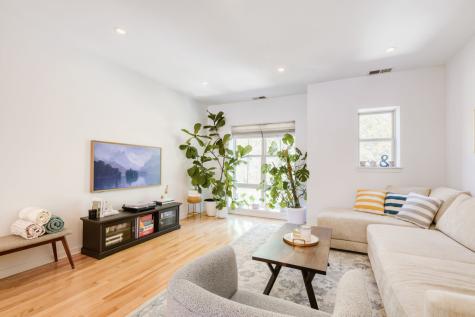 1219 West Grenshaw Street Chicago IL 60607