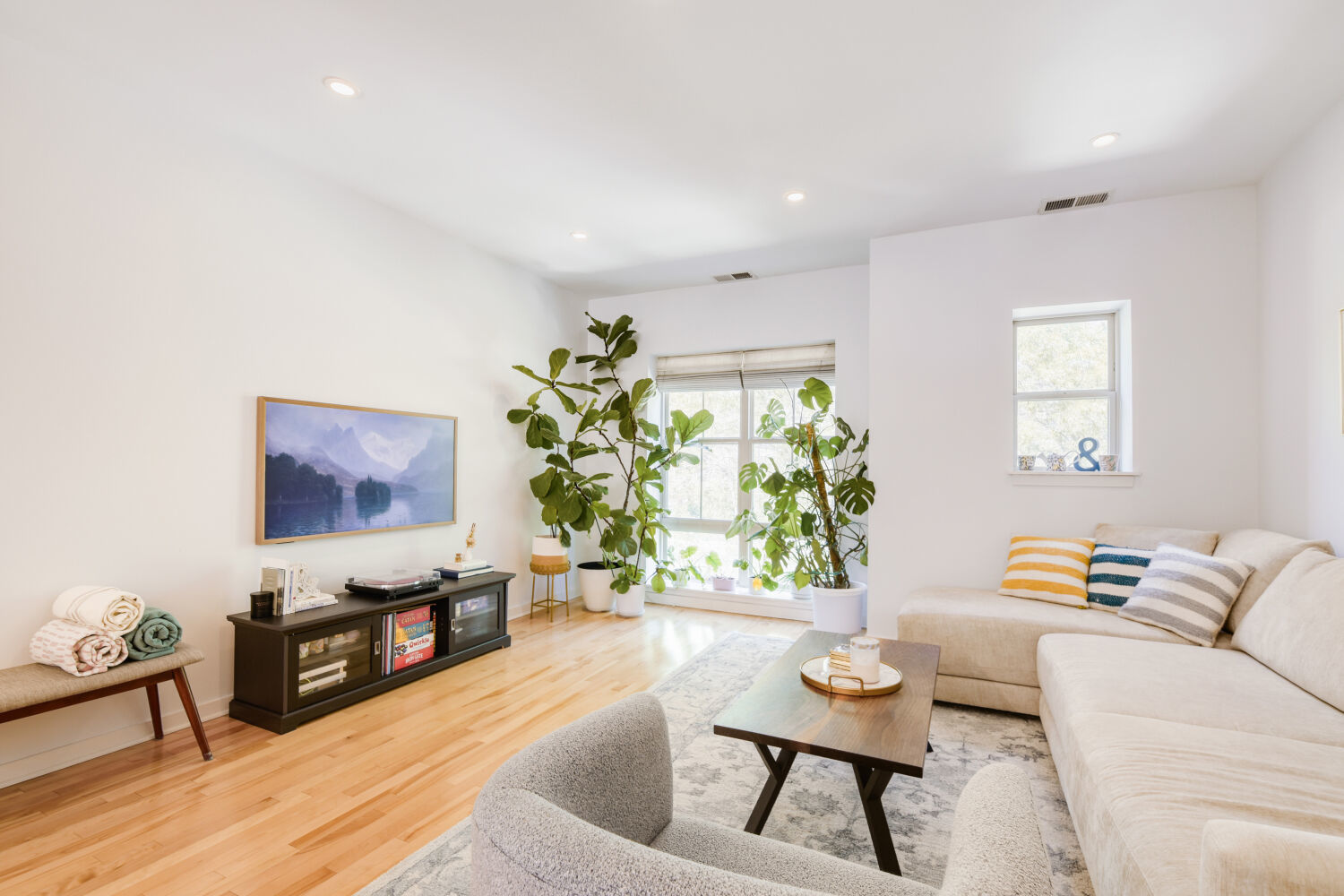 1219 West Grenshaw Street Chicago IL 60607