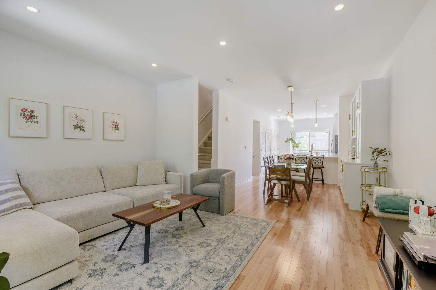 1219 West Grenshaw Street Chicago IL 60607