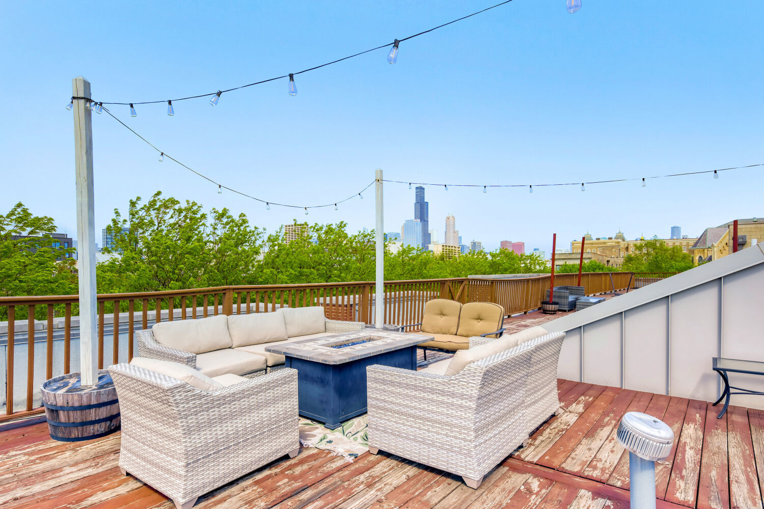 1219 West Grenshaw Street Chicago IL 60607