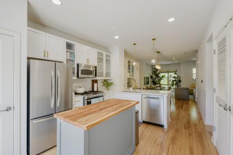 1219 West Grenshaw Street Chicago IL 60607