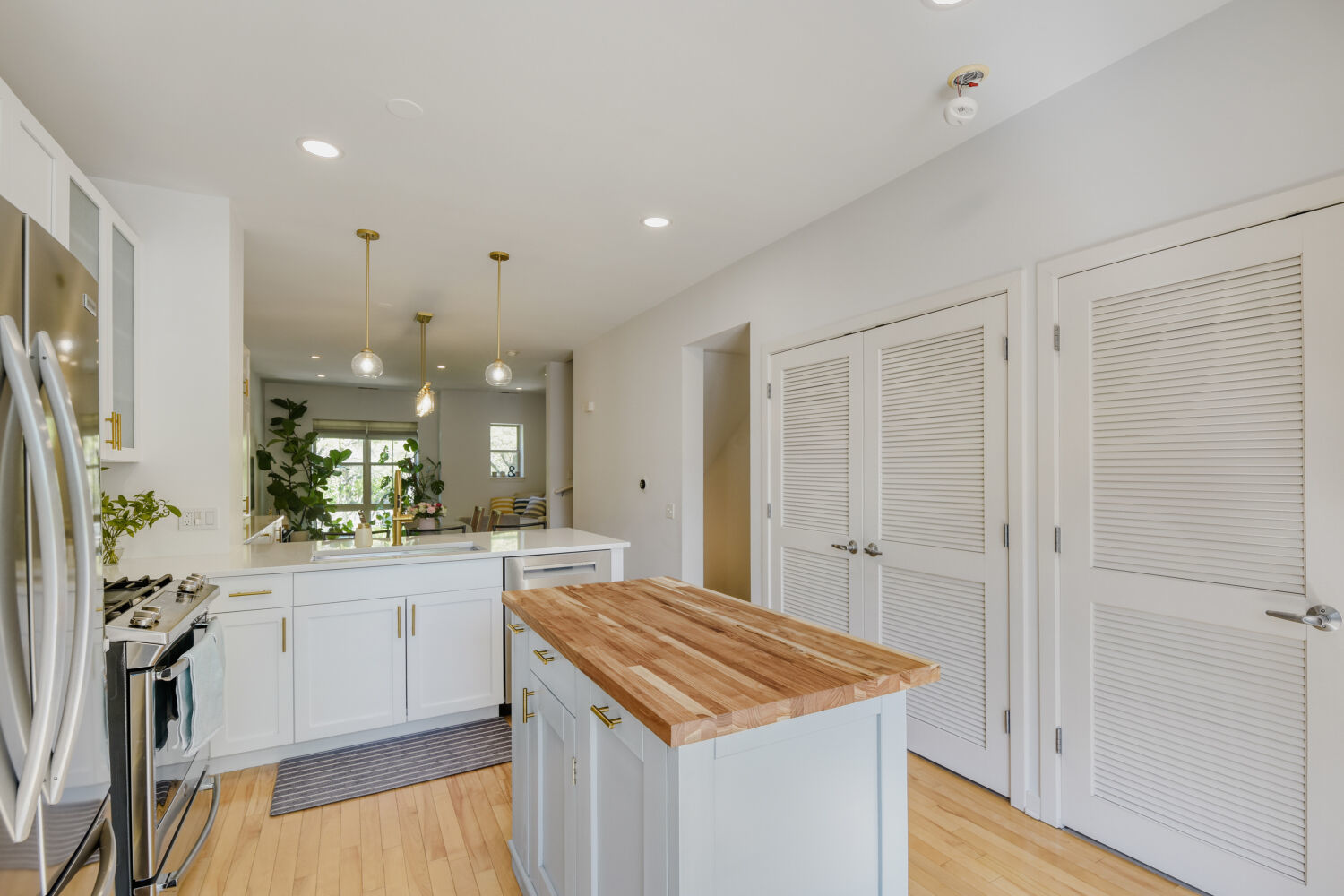 1219 West Grenshaw Street Chicago IL 60607