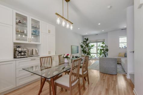 1219 West Grenshaw Street Chicago IL 60607