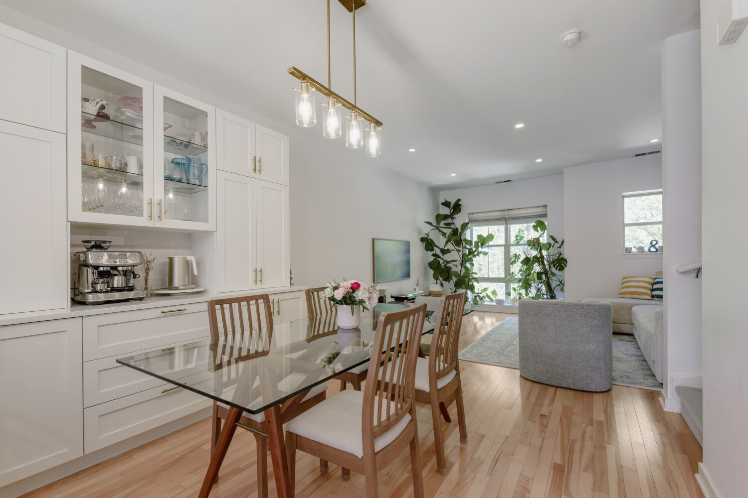1219 West Grenshaw Street Chicago IL 60607